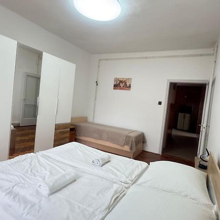 Pingvin Cukraszda Apartman Balatonmáriafürdő المظهر الخارجي الصورة