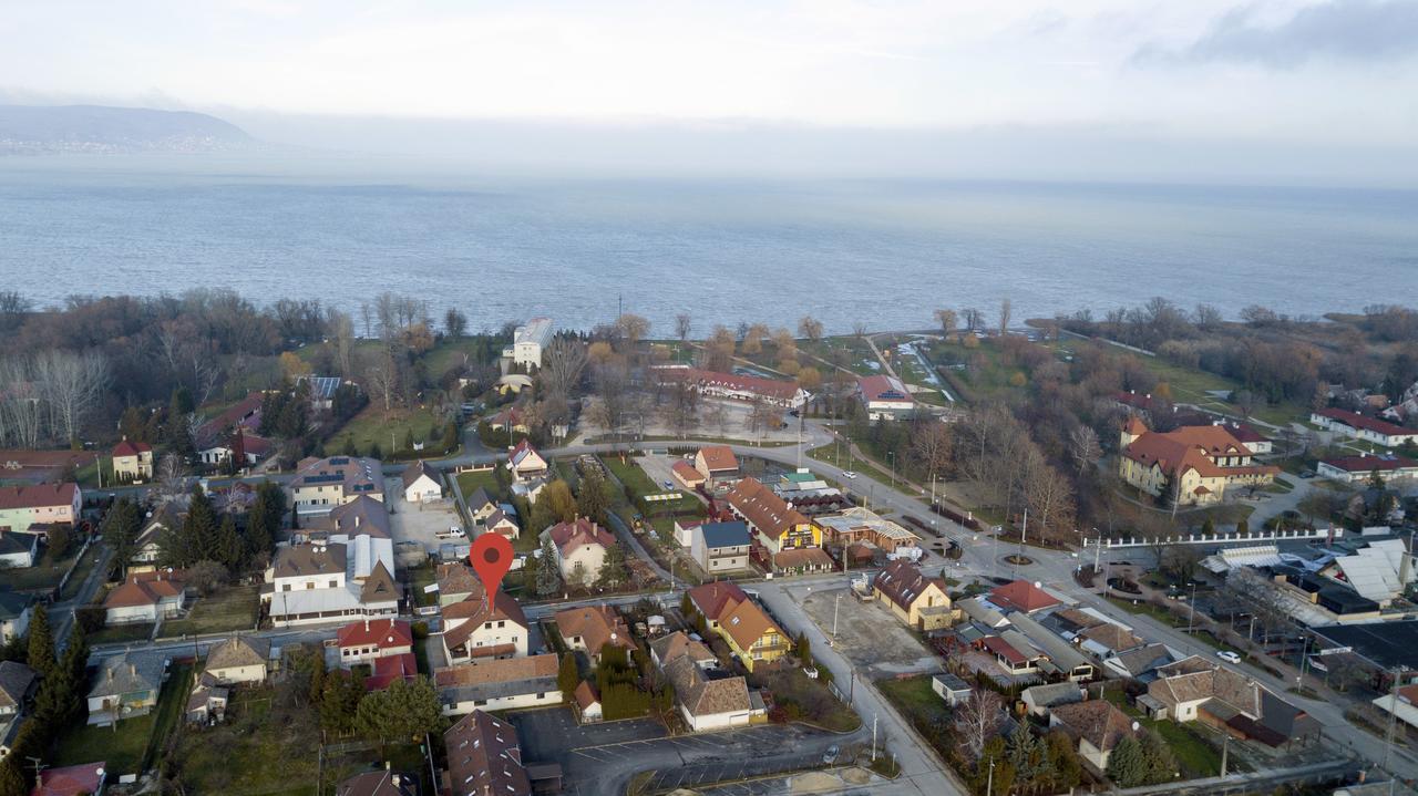Pingvin Cukraszda Apartman Balatonmáriafürdő المظهر الخارجي الصورة